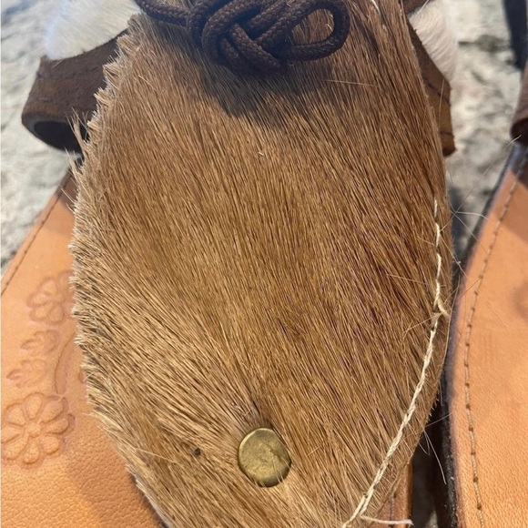 Brown Leather Sandals with Fur Accents - Picture 3 of 6